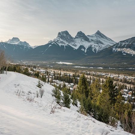 A Bear And Bison Country Inn Canmore Exterior foto