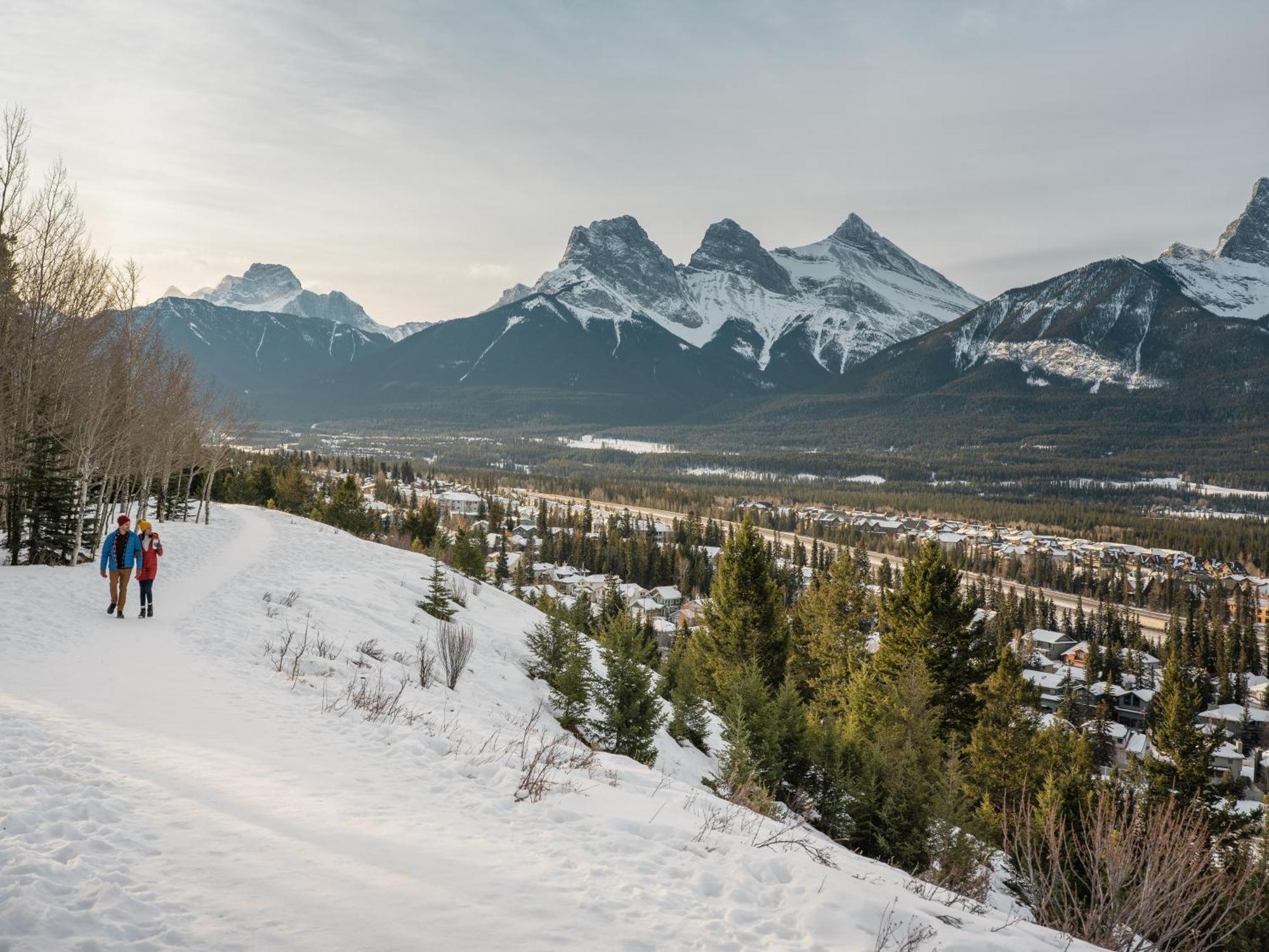 A Bear And Bison Country Inn Canmore Exterior foto